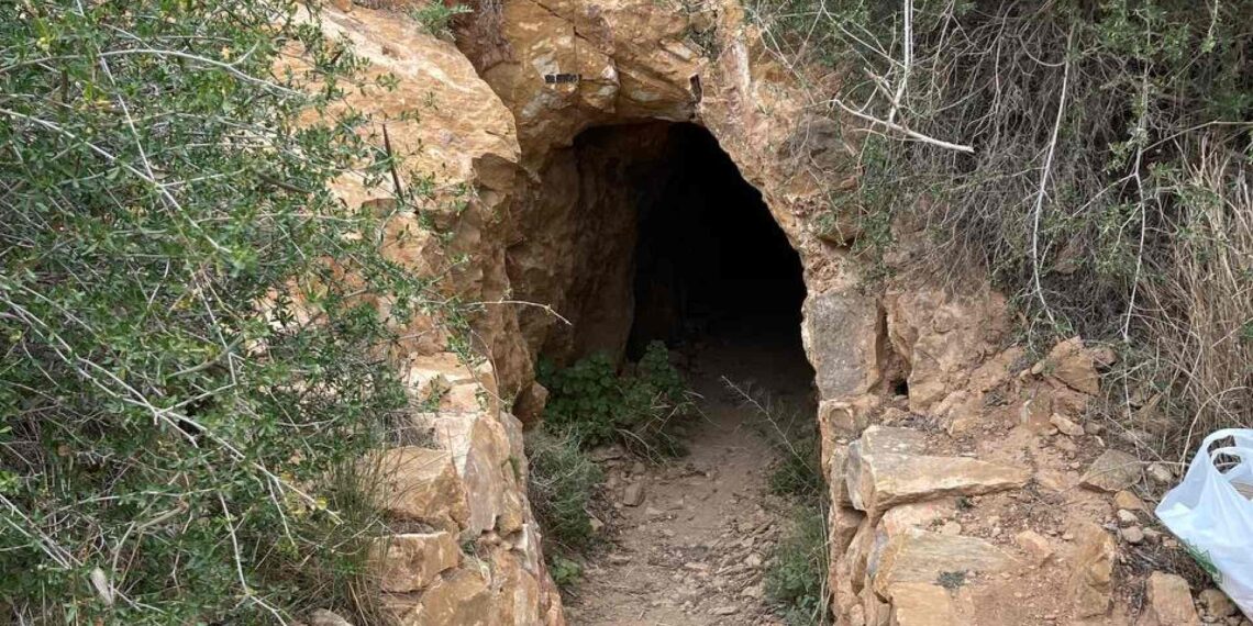Entrada a la Sima de las Palomas