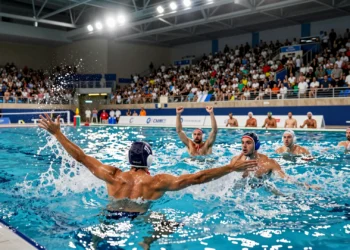 Portero del Barceloneta detiene un penalti en la semifinal de la Champions League de waterpolo ante el Ferencvaros en Malta