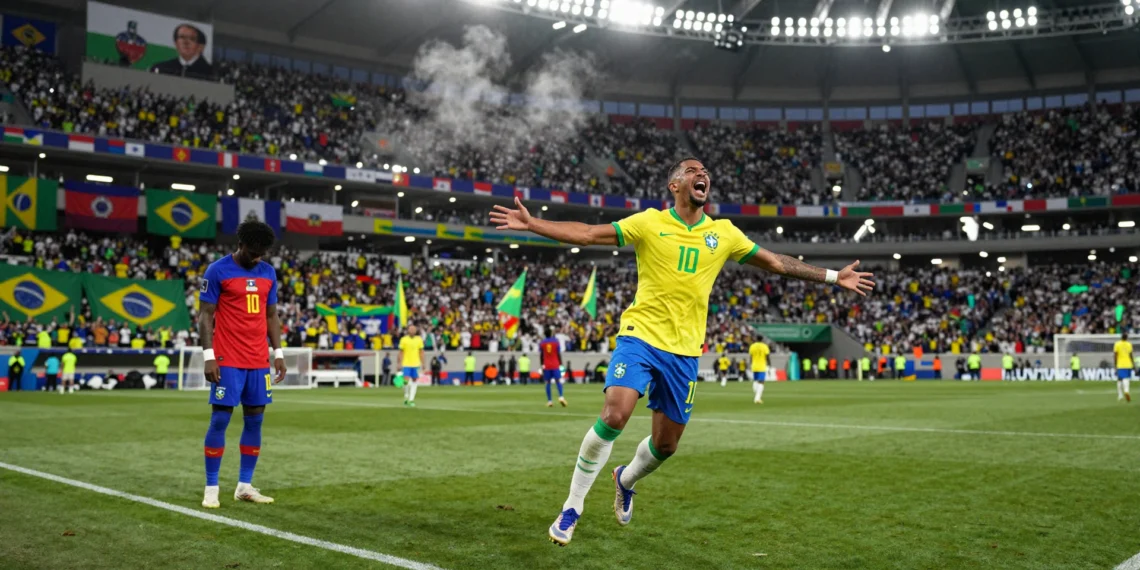 Jugador brasileño celebra un gol ante Haití en el Mundial 2026 en Filadelfia, con el estadio repleto de aficionados