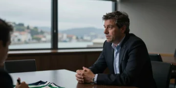 José Riestra en sala de conferencias hablando sobre la salida de Dubasin y las ofertas rechazadas por el Sporting